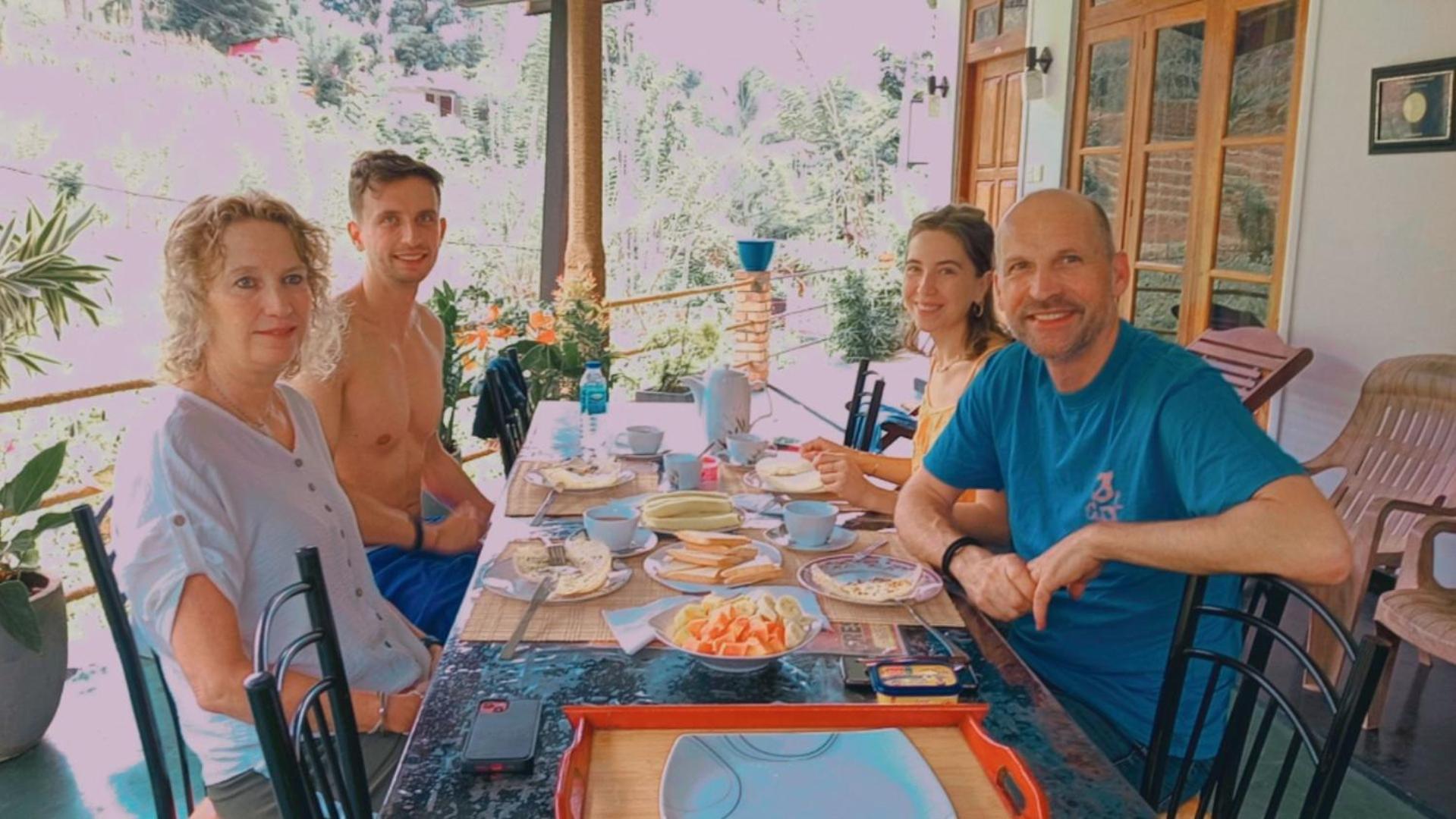 אלה Serenity Homestay מראה חיצוני תמונה